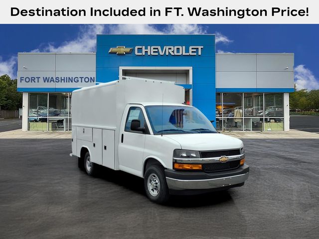 Summit White 2026 Chevrolet Express Chassis 3500 Cutaway 139 Van Rear-Wheel Drive 8-Speed Automatic