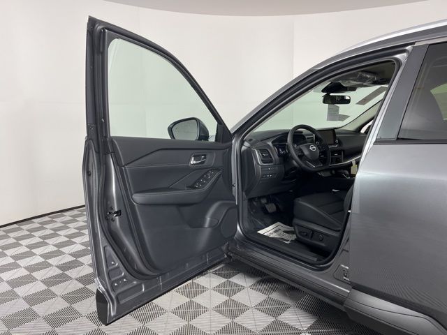 2025 Gun Metallic Nissan Rogue SV FWD SUV