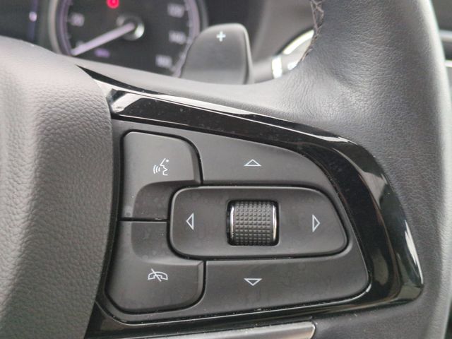 Used 2024 White Buick Essence image 17