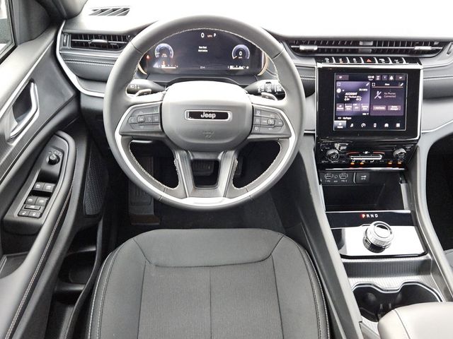 2026 Jeep Grand Cherokee L Laredo 4x4