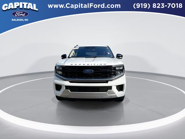 Certified Used 2025 Oxford White Ford Platinum image 3