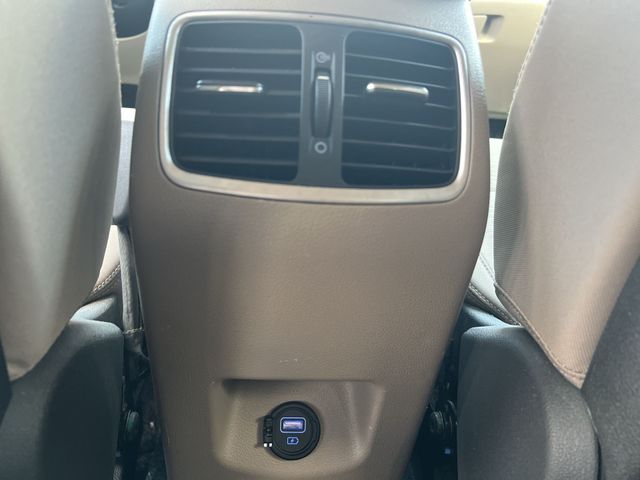 Used 2019 White Hyundai Sport image 37