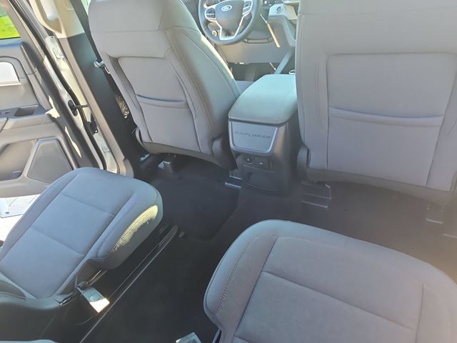 New 2026 Star White Metallic Tri-Coat Ford Active image 12