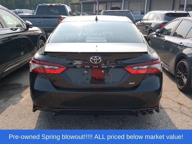 Used 2022 Midnight Black Metallic Toyota SE image 3