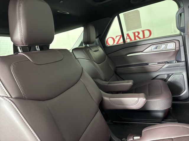 2025 Agate Black Metallic Ford Explorer Platinum RWD SUV