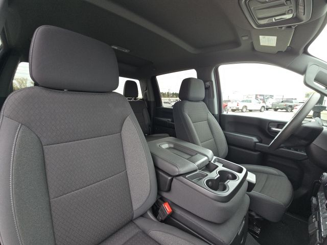 2025 Chevrolet Silverado 2500HD Custom:C02582