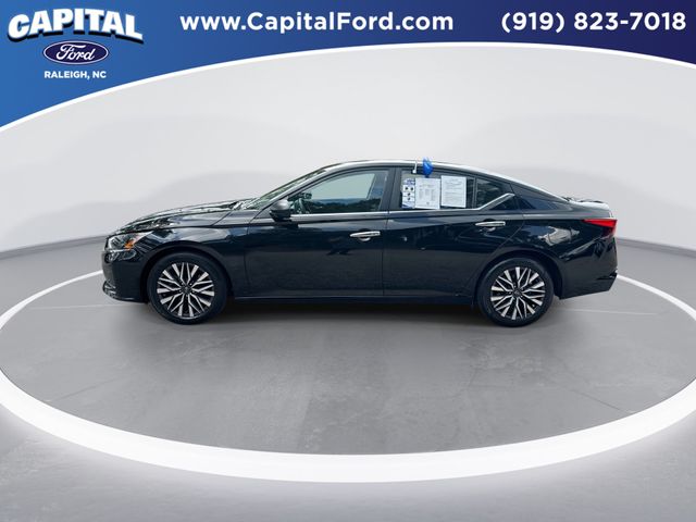 Used 2025 Black Nissan 2.5 SV image 5