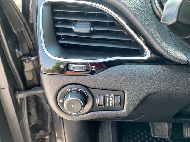 Used 2020 Jeep Cherokee SUV