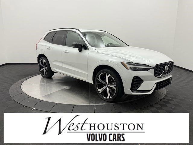 2023 Volvo XC60 B5 Ultimate Dark Theme FWD