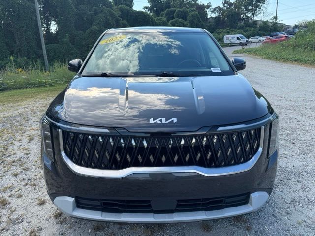 Used 2025  Kia LXS image 2
