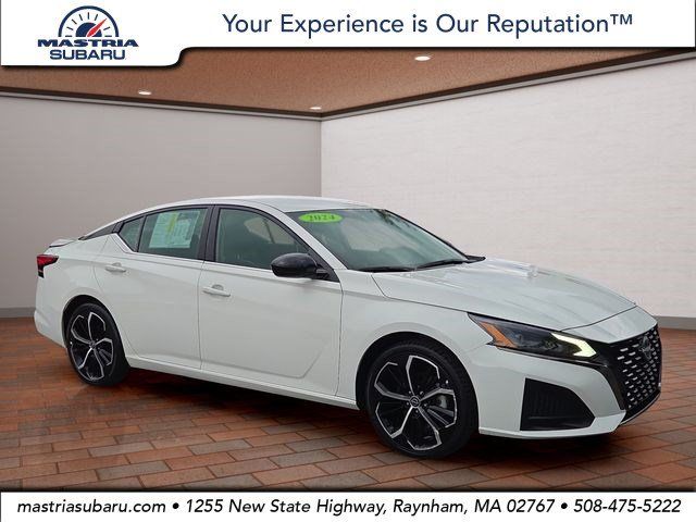 Glacier White 2024 Nissan Altima Sedan Front-Wheel Drive Continuously Variable Transmission