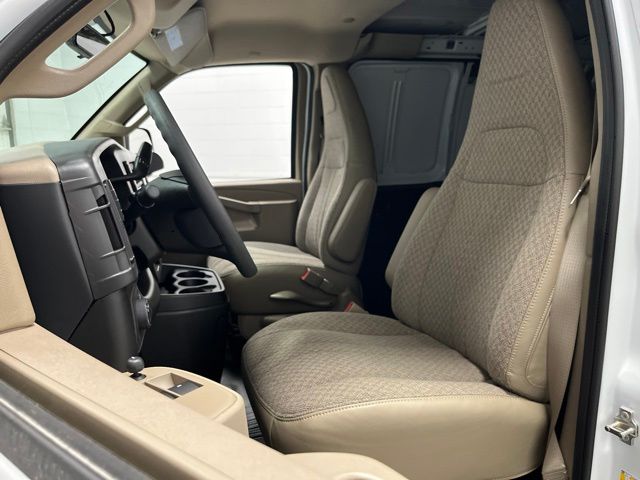 New 2026 Summit White Chevrolet Work Van image 7