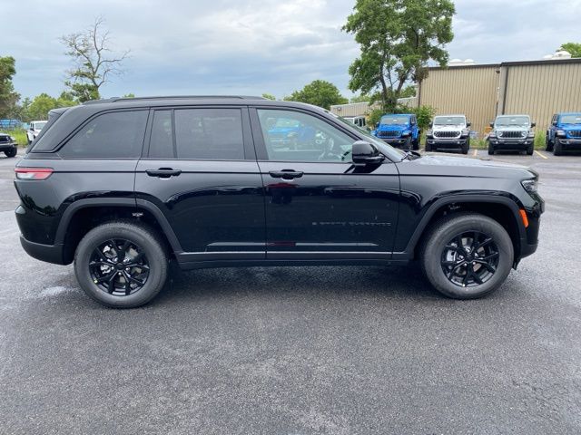 2024 Jeep Grand Cherokee Altitude 4