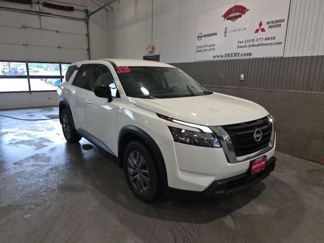  2025 Nissan Pathfinder S 4WD   