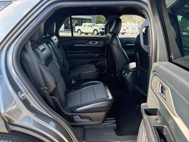 Certified Used 2025 Gray Ford ST-Line image 24