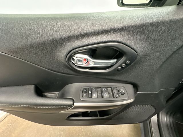 2022 Jeep Cherokee Limited Gray at South Hills Kia