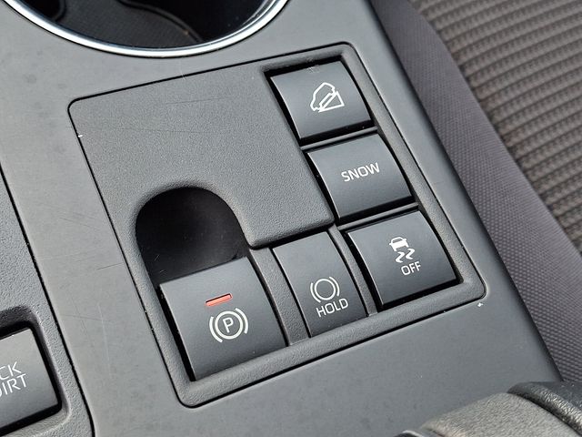2024 Toyota Highlander LE - Photo 25