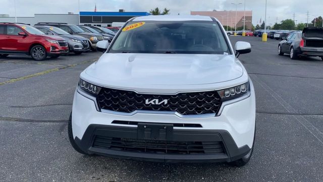 2023 Kia Sorento LX 3