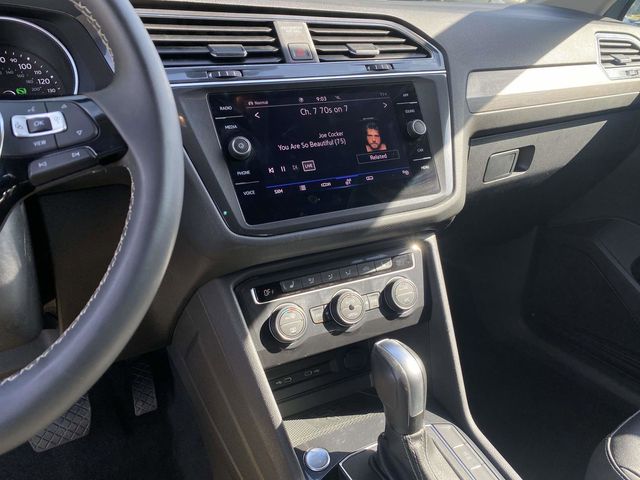 2021 Pyrite Silver Metallic Volkswagen Tiguan 2.0T SE AWD SUV