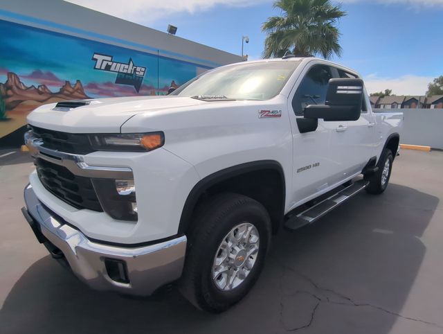 View vehicle photo 4