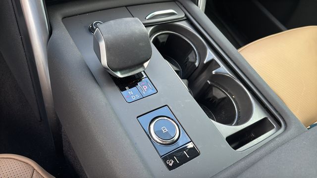 Used 2026  Land Rover Gemini Edition image 29