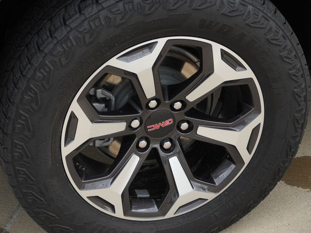 Used 2025 GMC Yukon SUV