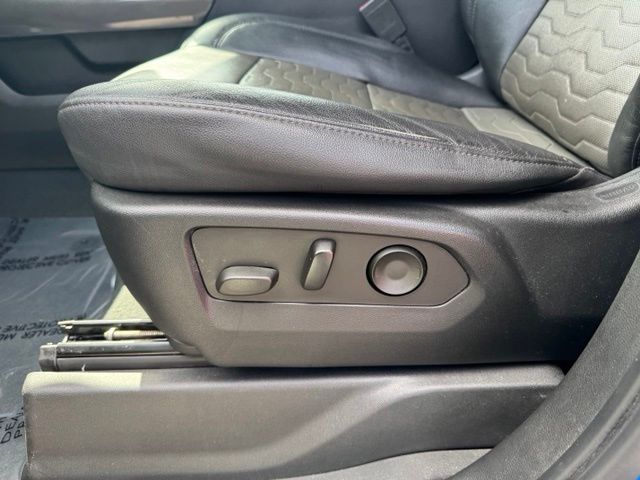 Used 2022 Blue Chevrolet ZR2 image 21