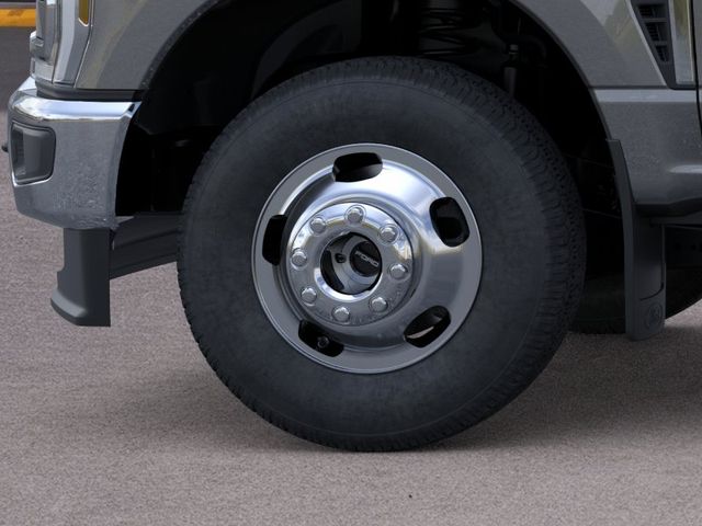 New 2026 Gray Ford XLT image 19