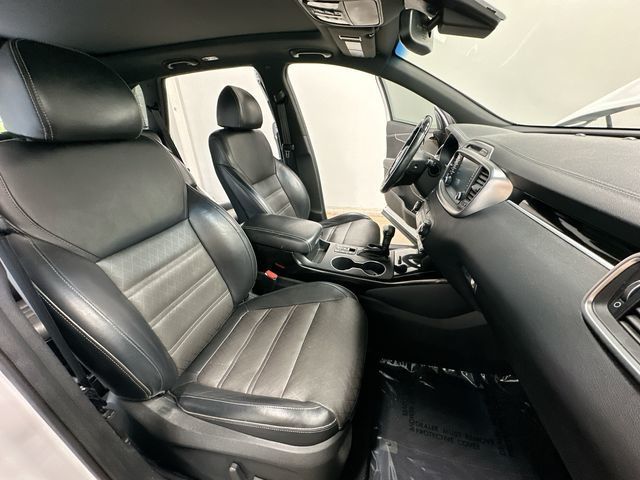 2018 Kia Sorento SX Limited White at Sutliff Volkswagen
