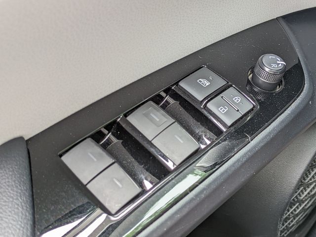 2019 Toyota Prius LE AWD-e photo