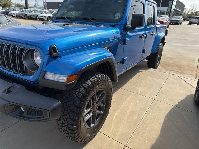 2024 Jeep Gladiator Sport Crew Cab 4WD
