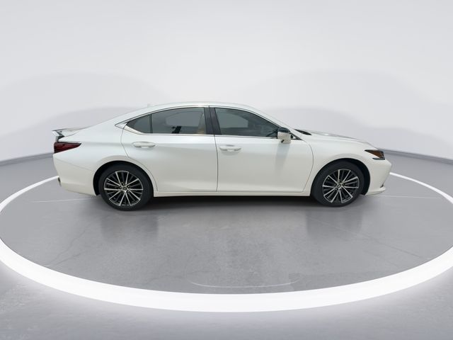 2025 Lexus ES - $46,998
