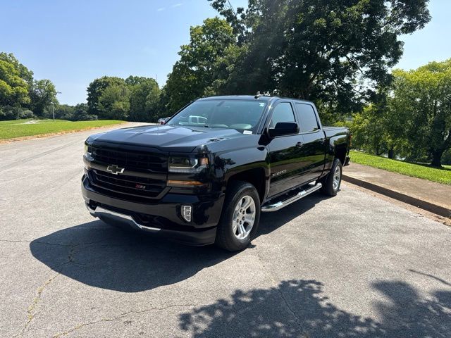 Used 2018 Black Chevrolet LT image 3