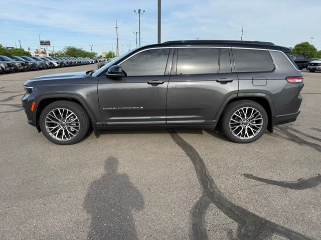 2024 Baltic Gray Metallic Clearcoat Jeep Grand Cherokee L Summit 4X4 SUV