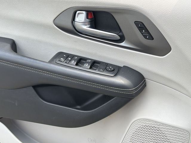 Used 2023 Black Chrysler Touring L image 30