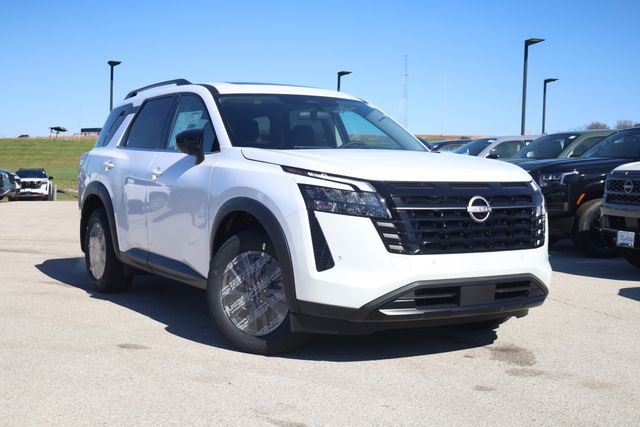 View vehicle photo 2