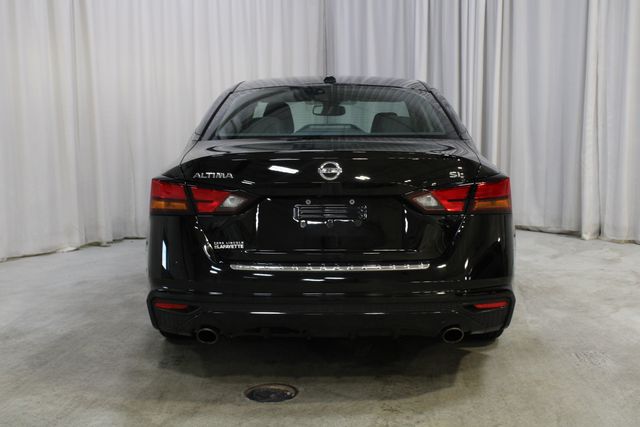 Used 2019 Black Nissan 2.5 SL image 23