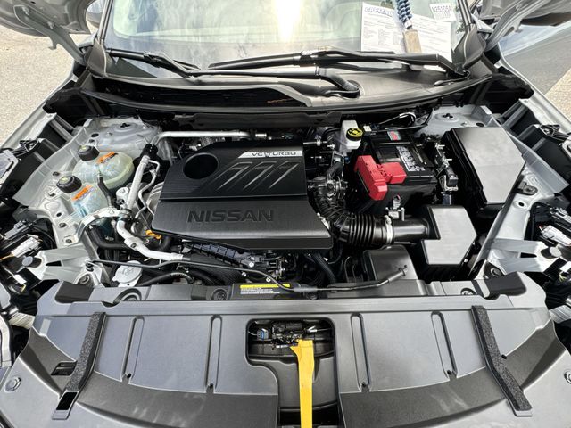Used 2022 Gray Nissan SL image 31