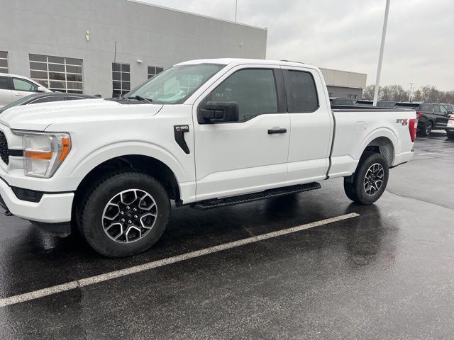 Oxford White 2022 Ford F-150 XL SuperCab 4WD Pickup Truck Four-Wheel Drive Automatic
