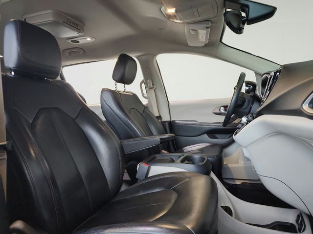 Used 2017 Chrysler Pacifica Van