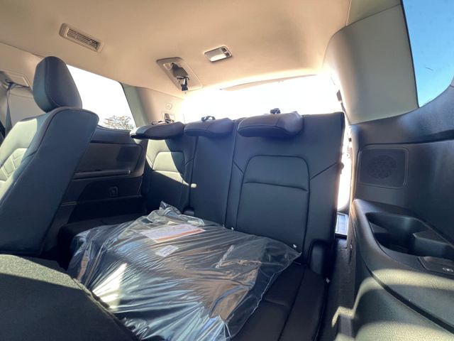 2025 Everest White Pearl Tricoat Nissan Pathfinder Platinum FWD SUV