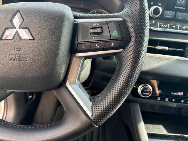 2024 Mitsubishi Outlander SE  at Royal Nissan