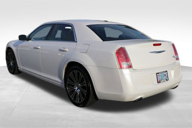 2014 Chrysler 300 S 23