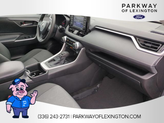 Used 2022 Red Toyota XLE image 34
