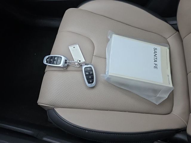 Used 2023 Red Hyundai SEL image 6