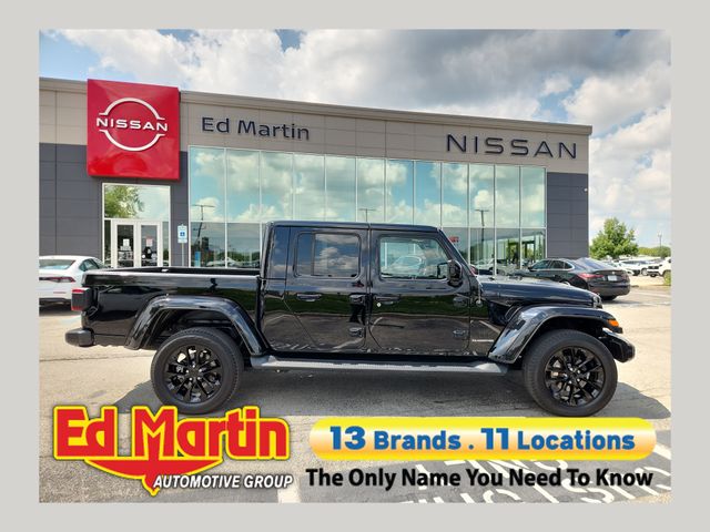Black Clearcoat 2021 Jeep Gladiator Pickup Truck Four-Wheel Drive 8-Speed Automatic