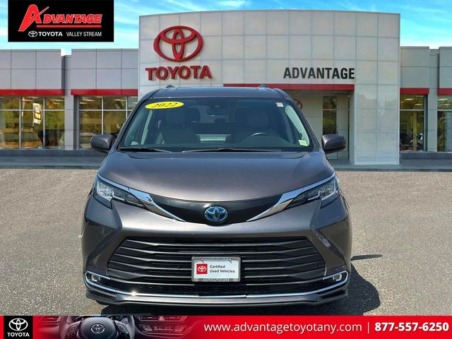 Used 2022 Toyota Sienna Van