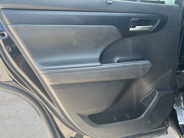 Used 2025 Toyota Highlander SUV