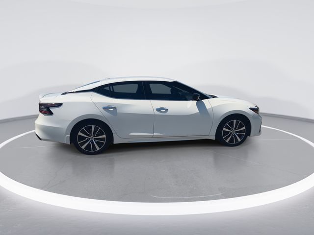 Used 2020 White Nissan 3.5 S image 9