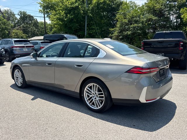 Used 2024 Gray BMW 530i image 3